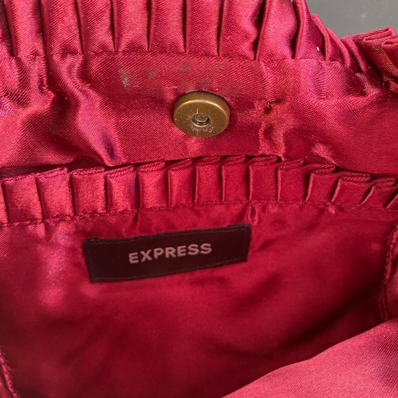 Express Embroidered Floral Beaded Fringe bag - Picture 4 of 4